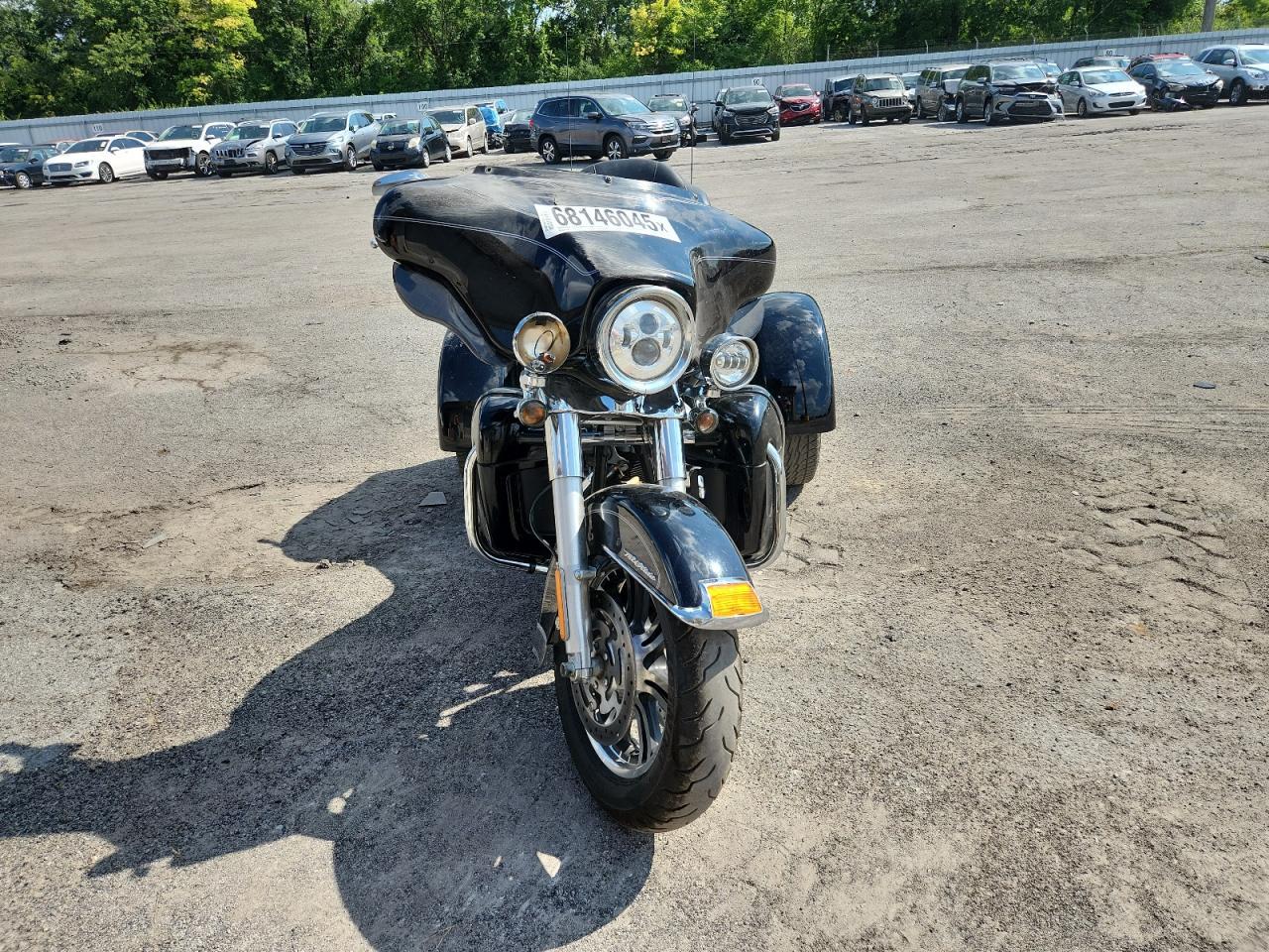 2012 Harley-Davidson Flhtcutg Tri Glide Ultra Classic - Фото 2