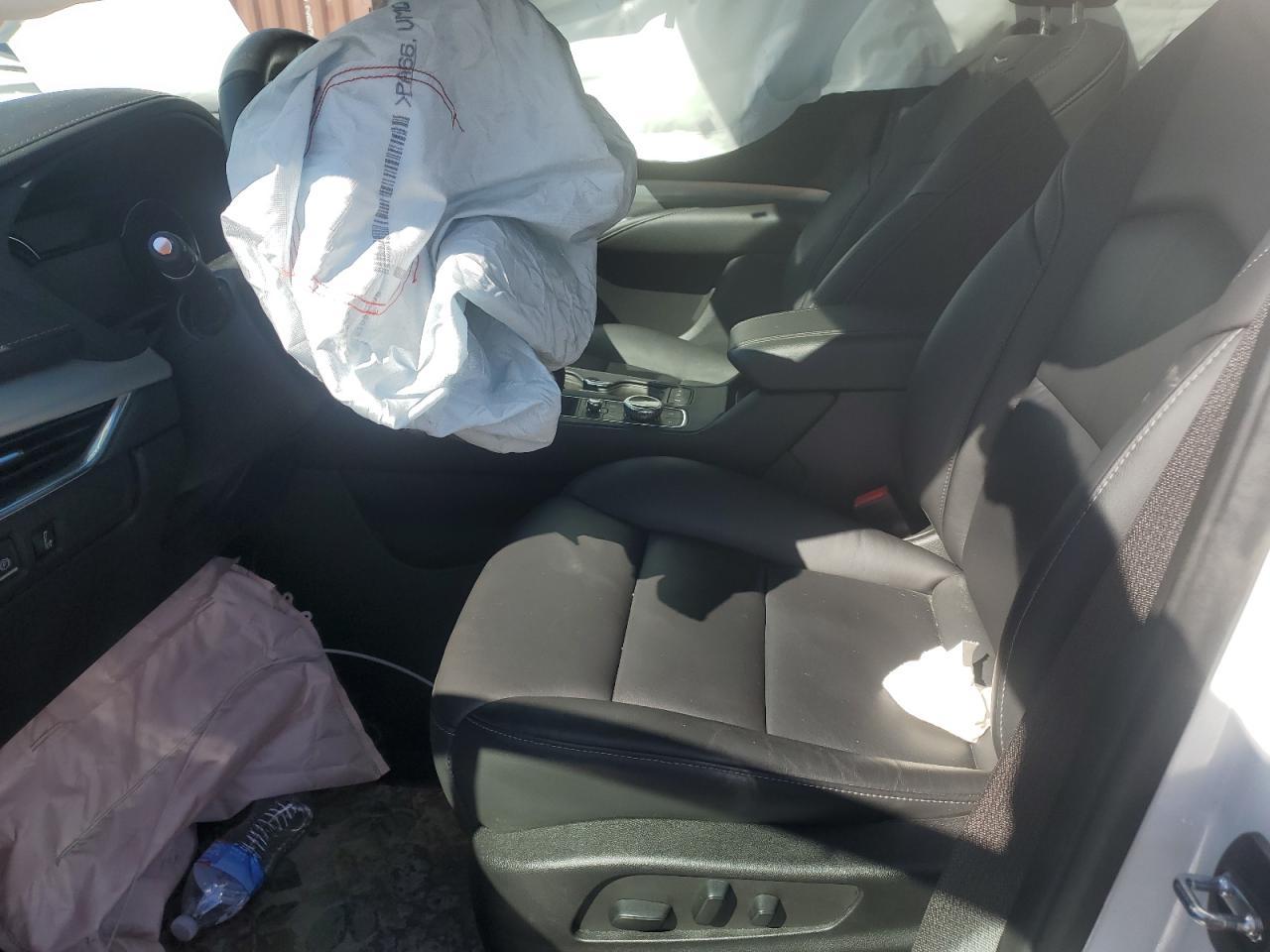 2022 Cadillac Xt4 Premium Luxury - Image 7