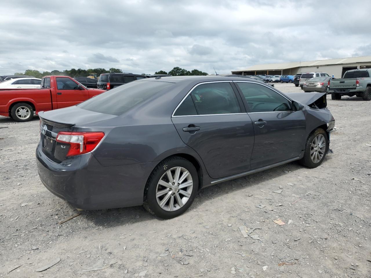 2012 Toyota Camry Base - Фото 3