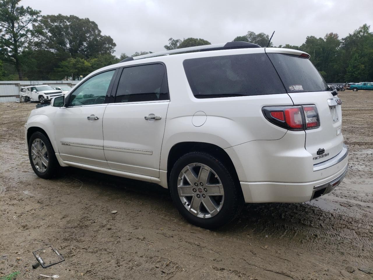 2016 GMC Acadia Denali - Фото 2