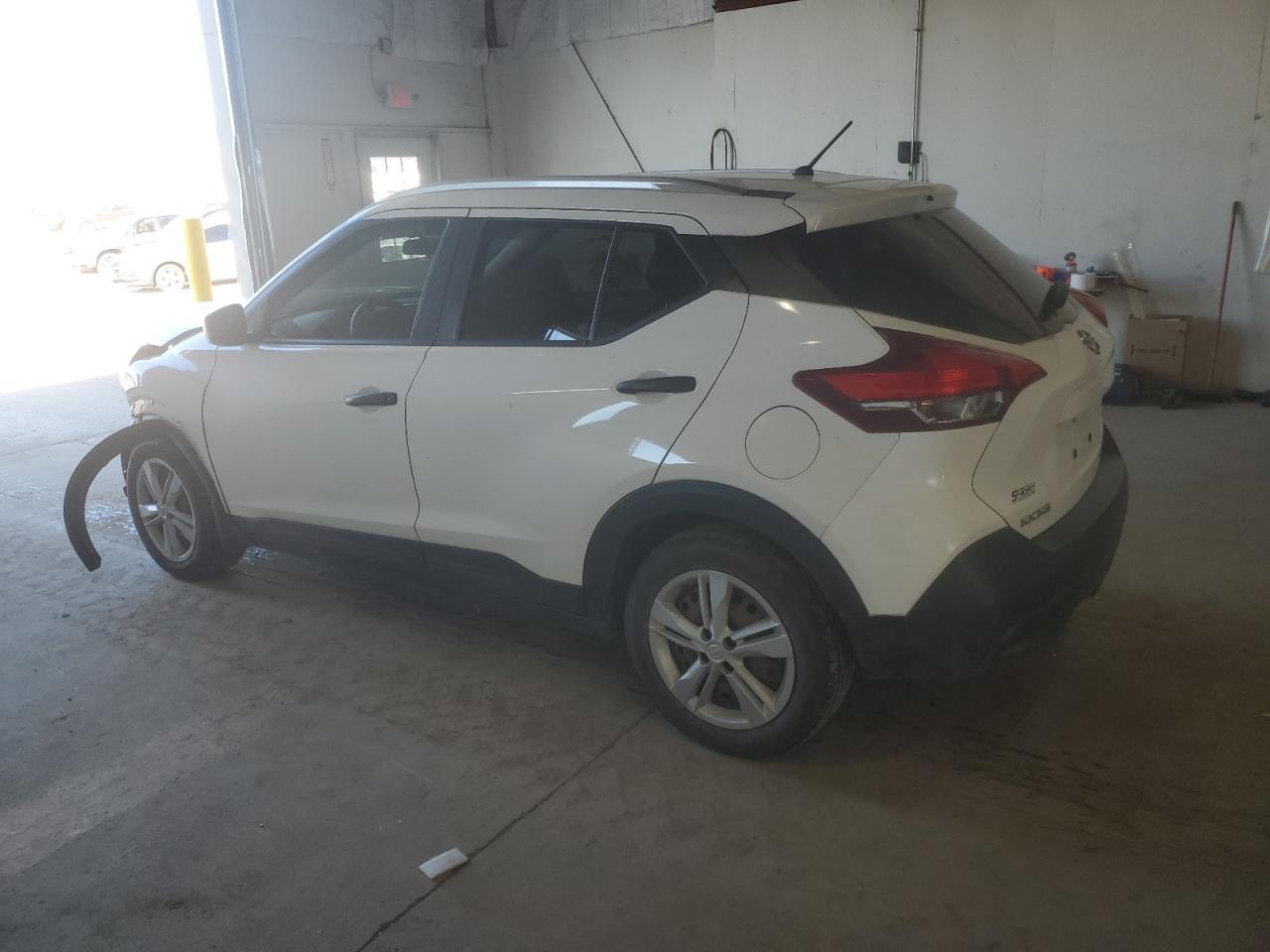 2018 Nissan Kicks S - Image 2