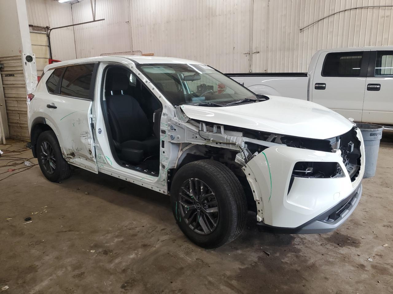 2023 Nissan Rogue S - Image 4