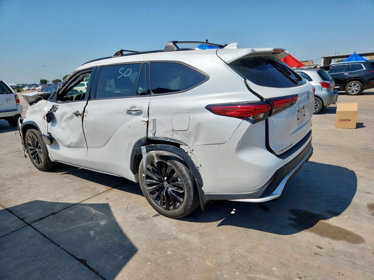 2023 Toyota Highlander L - Фото 2