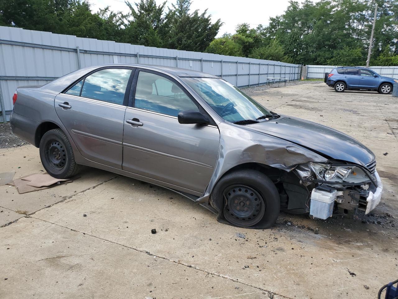 2005 Toyota Camry Le - Image 4