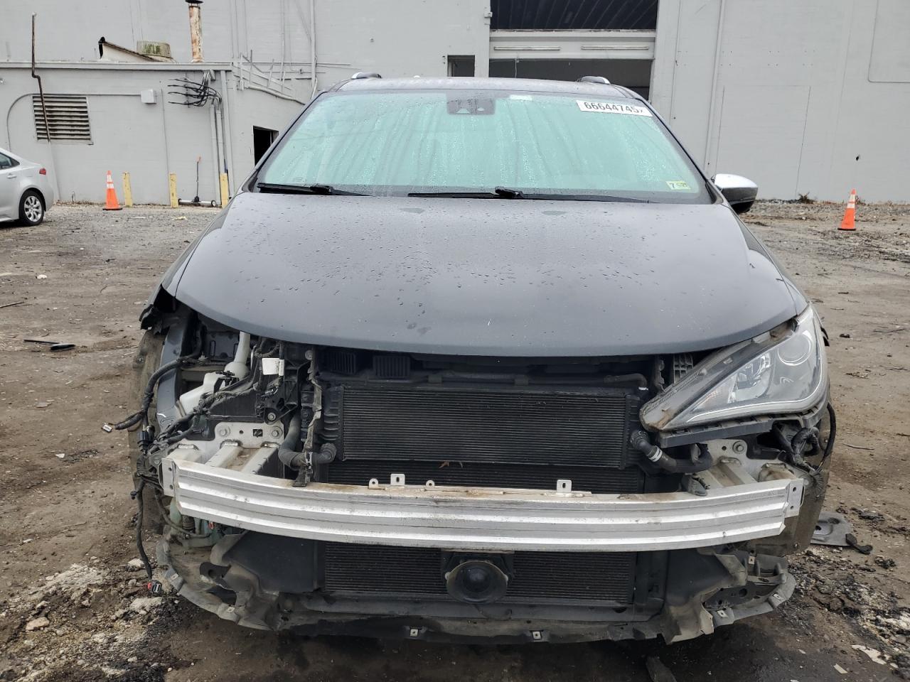 2018 Chrysler Pacifica Hybrid Limited - Фото 5