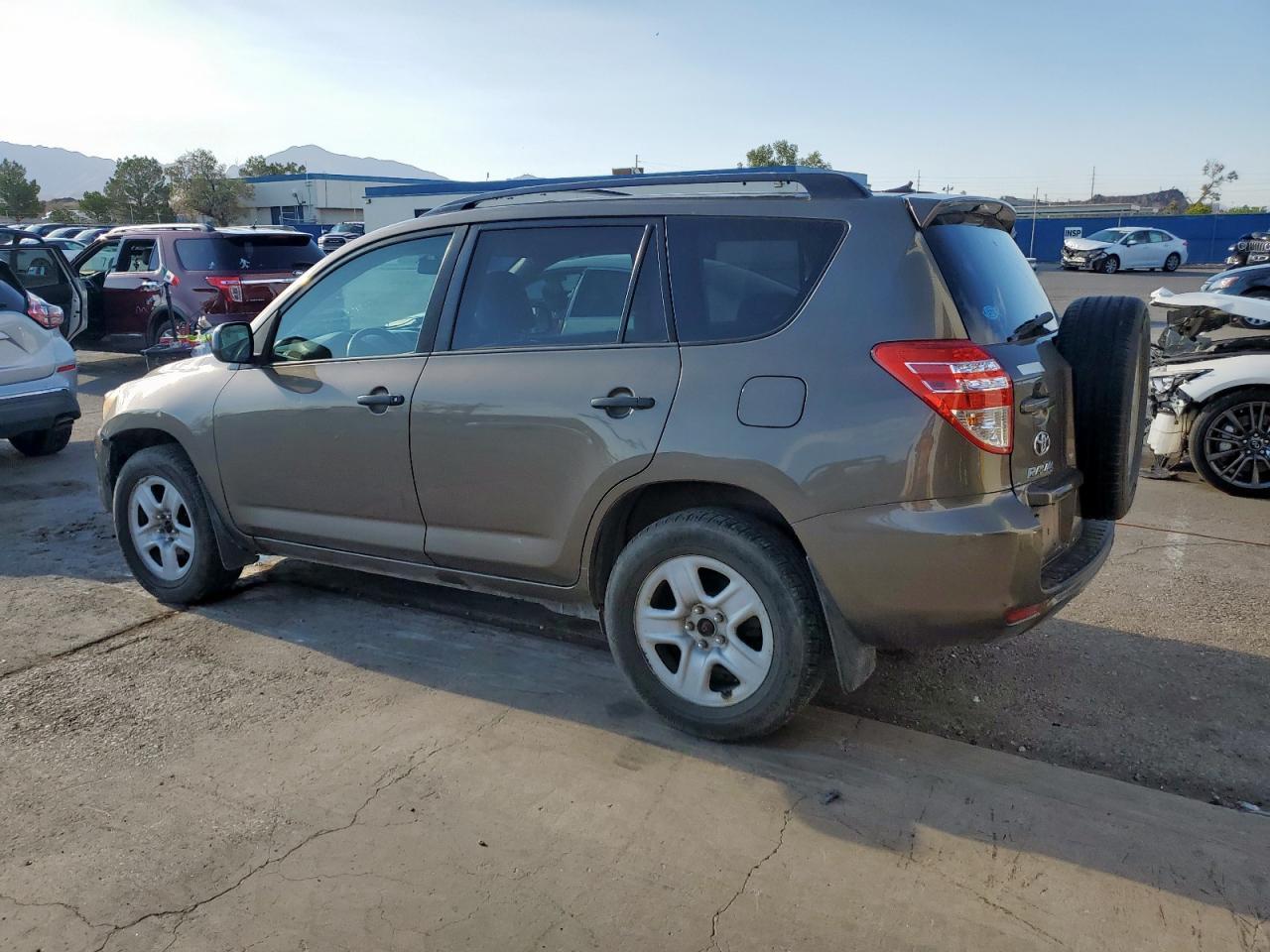 2011 Toyota Rav4 - Фото 2