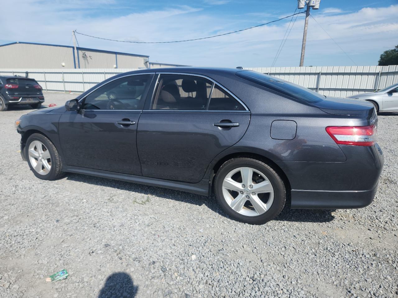 2010 Toyota Camry Se - Фото 2