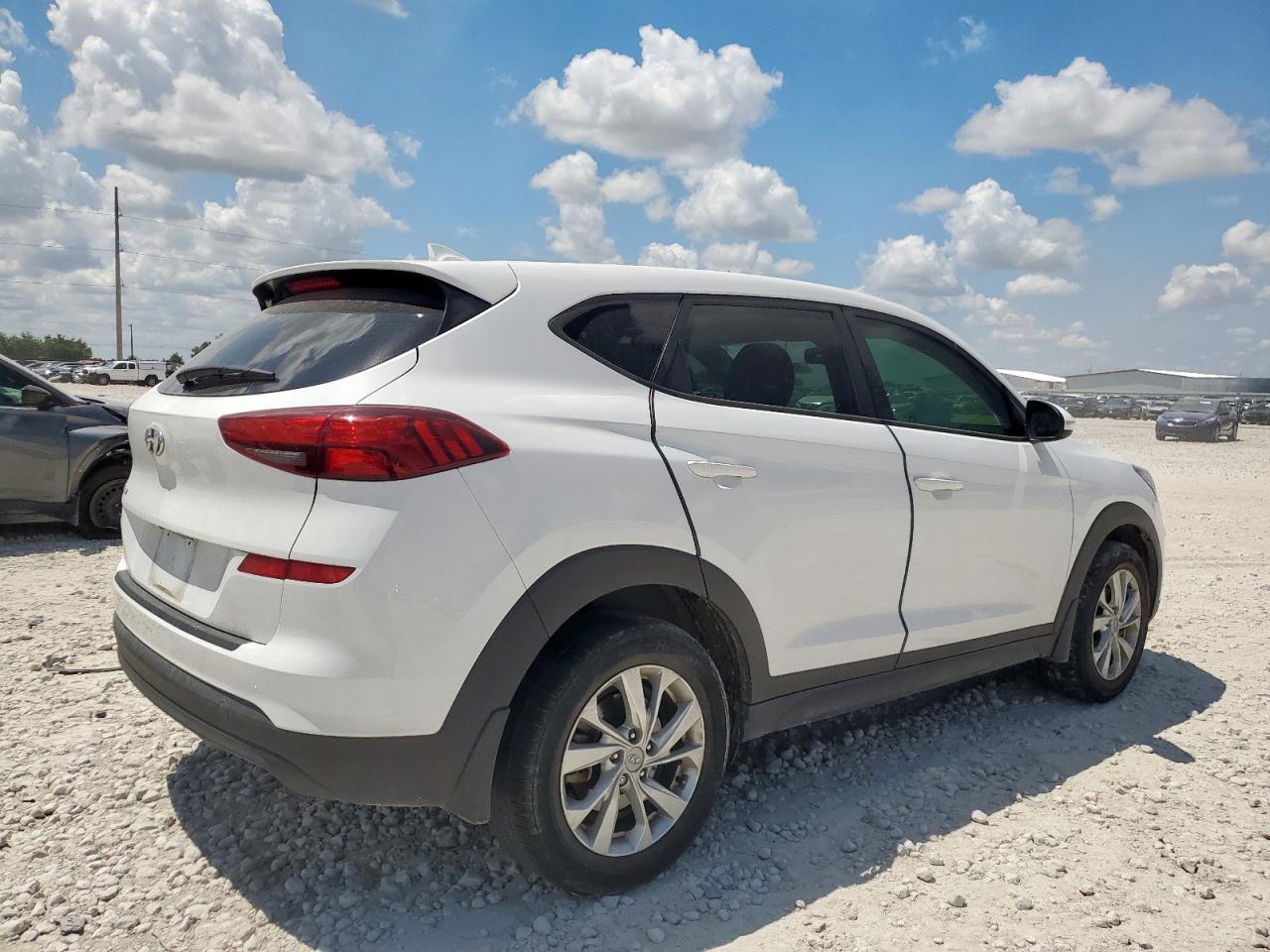 2021 Hyundai Tucson Se - Фото 3