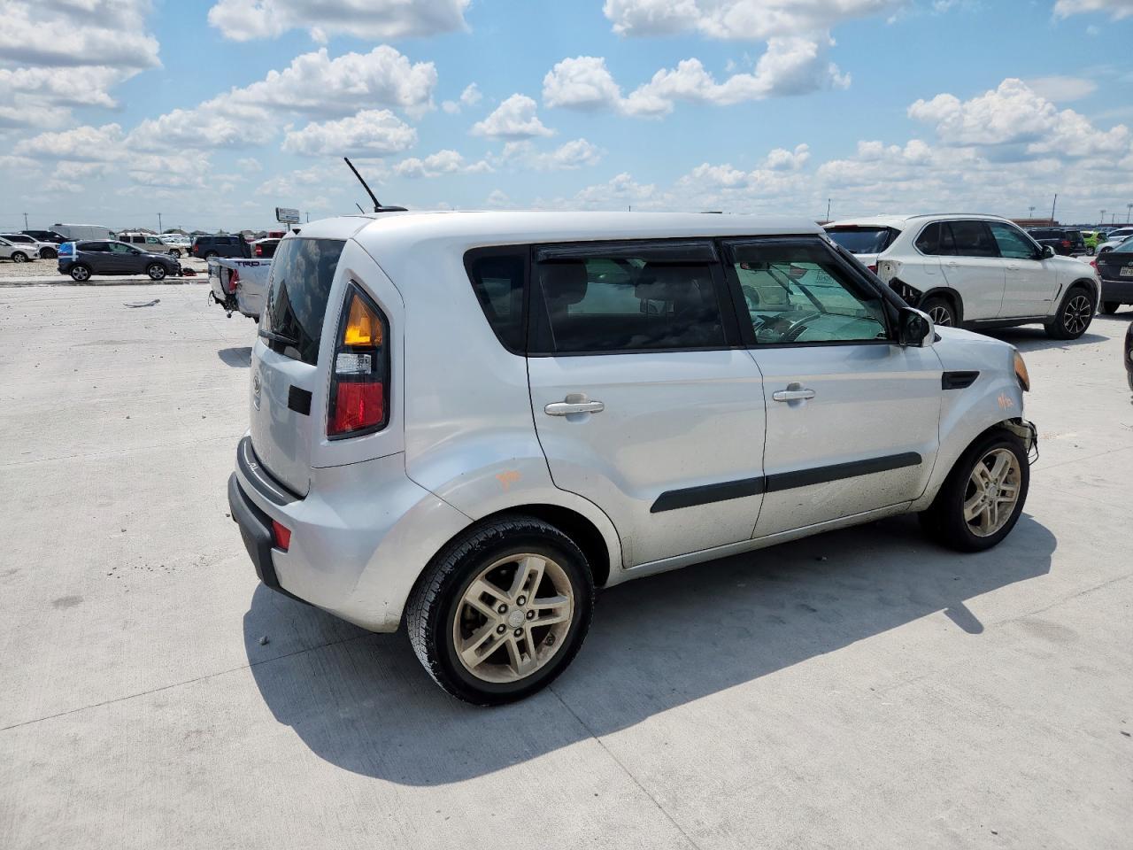 2011 Kia Soul + - Фото 3