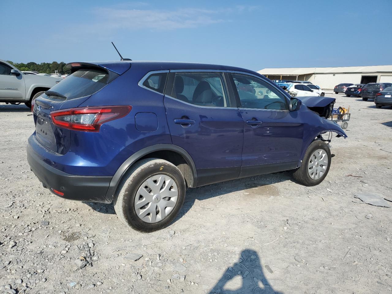 2020 Nissan Rogue Sport S - Image 3