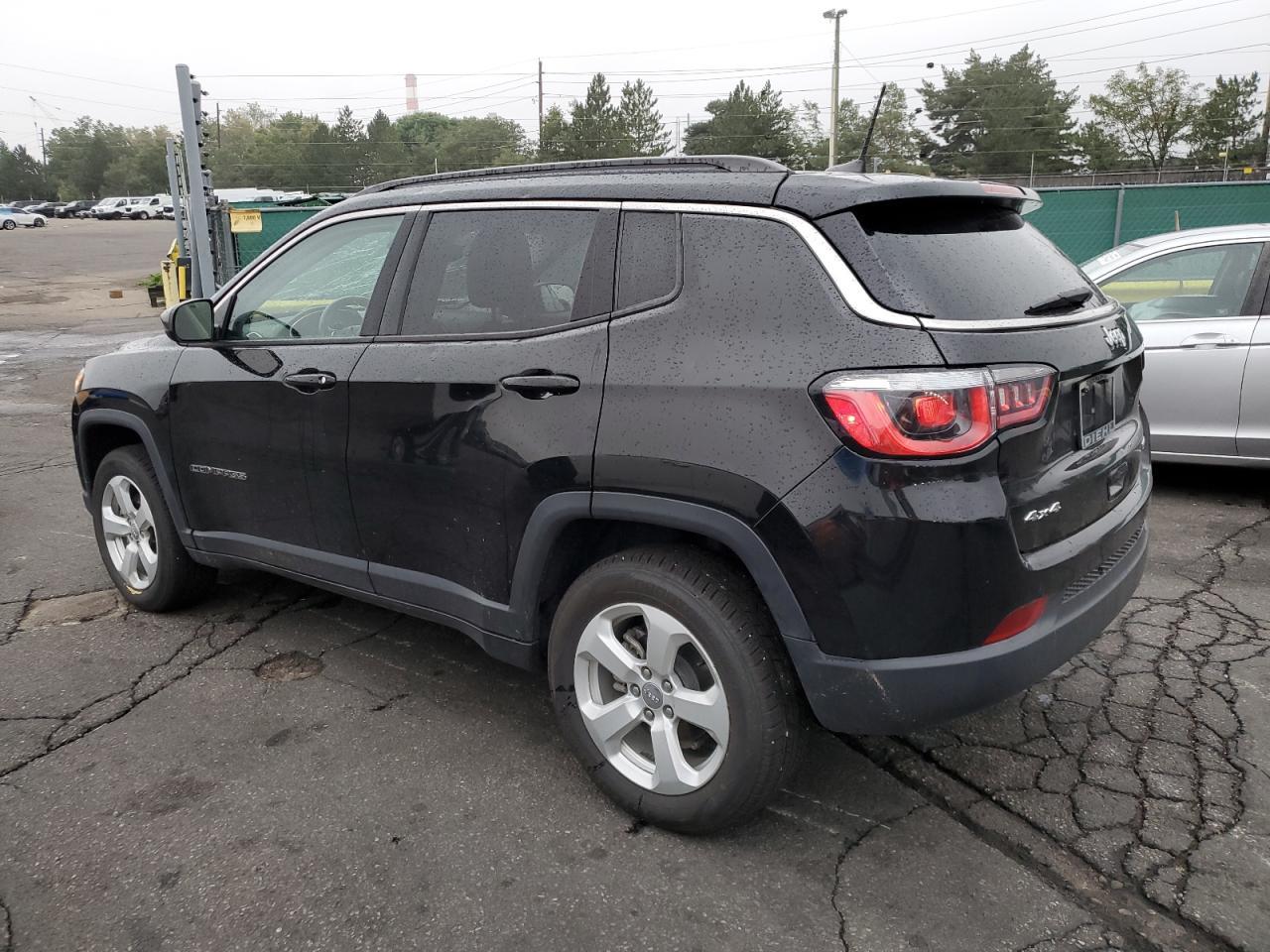 2020 Jeep Compass Latitude - Image 2