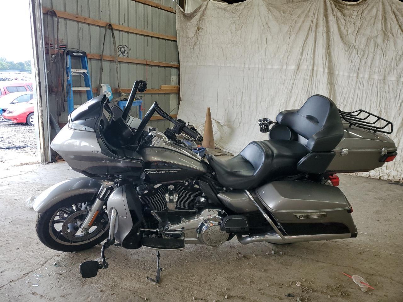 2017 Harley-Davidson Fltru - Image 3