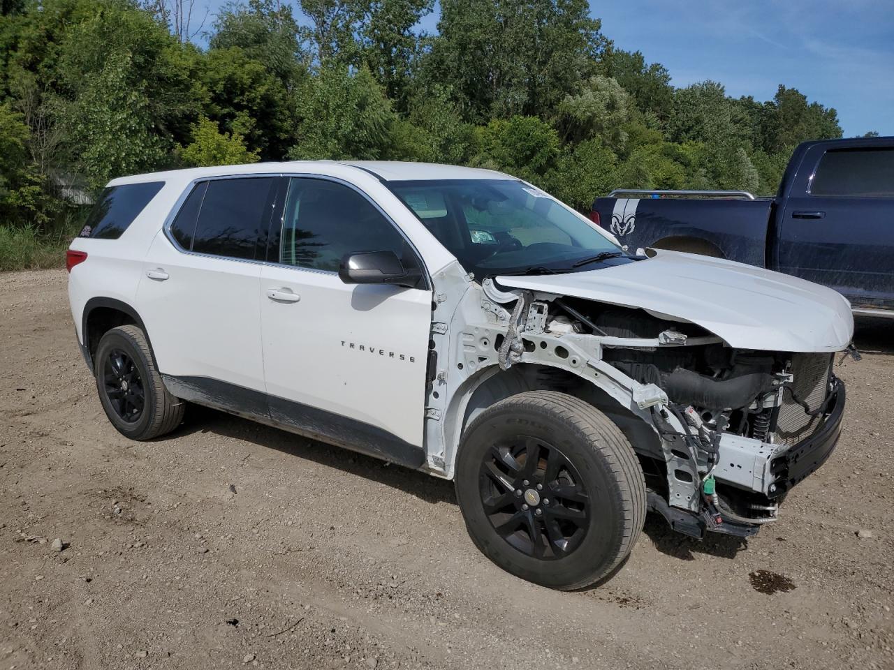 2021 Chevrolet Traverse Ls - Image 4