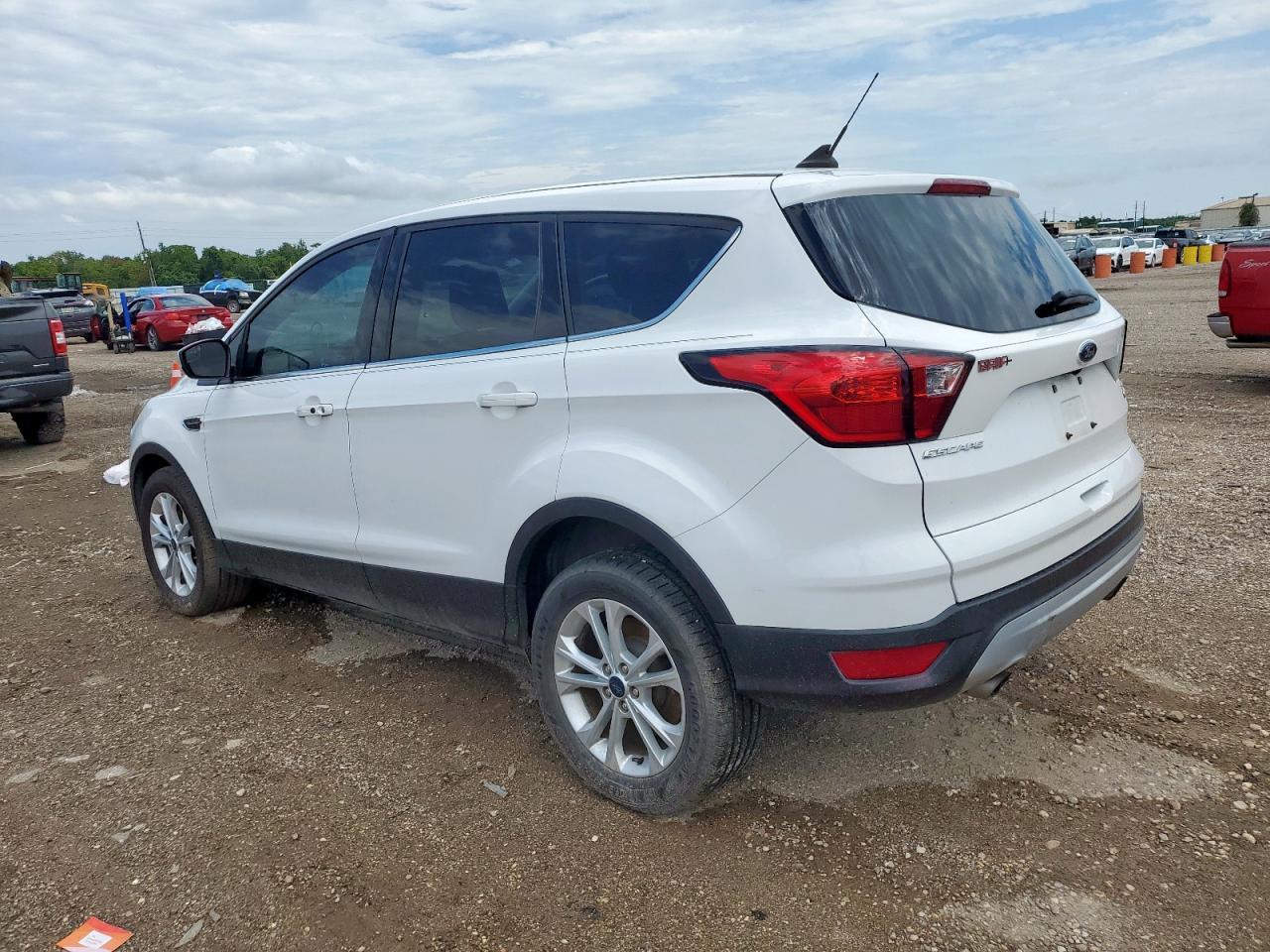 2019 Ford Escape Se - Фото 2