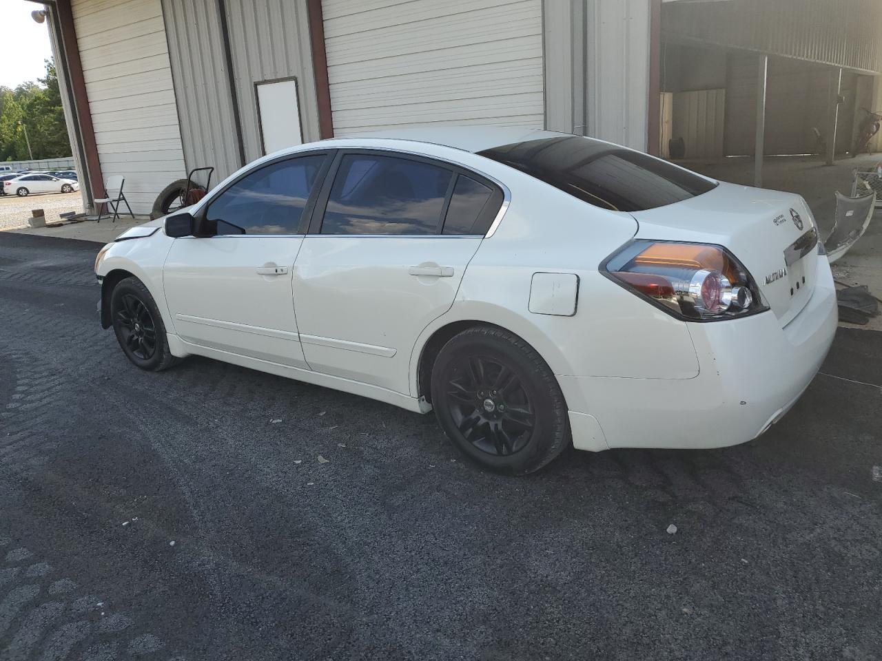 2010 Nissan Altima Base - Фото 2