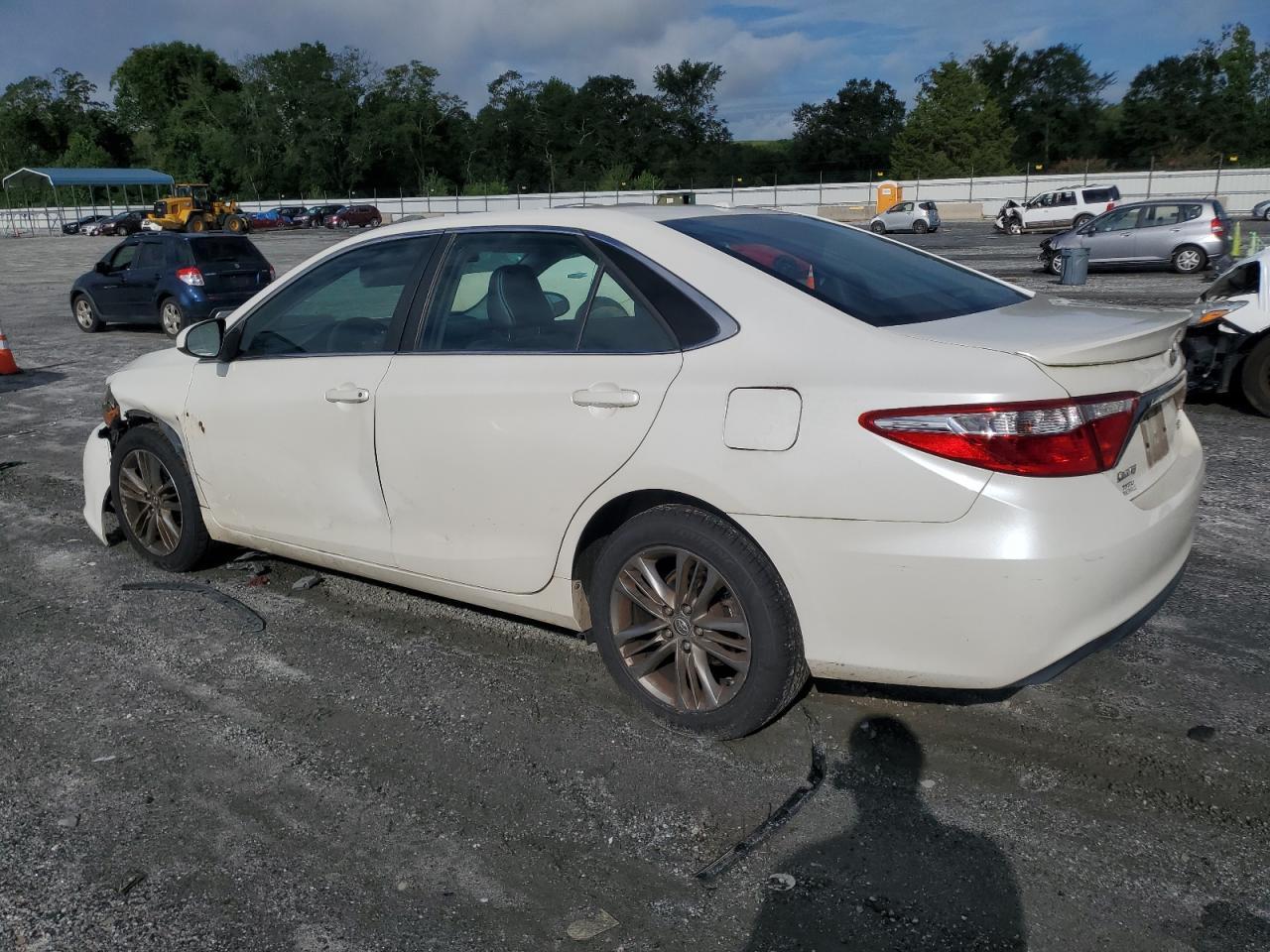 2017 Toyota Camry Le - Image 2