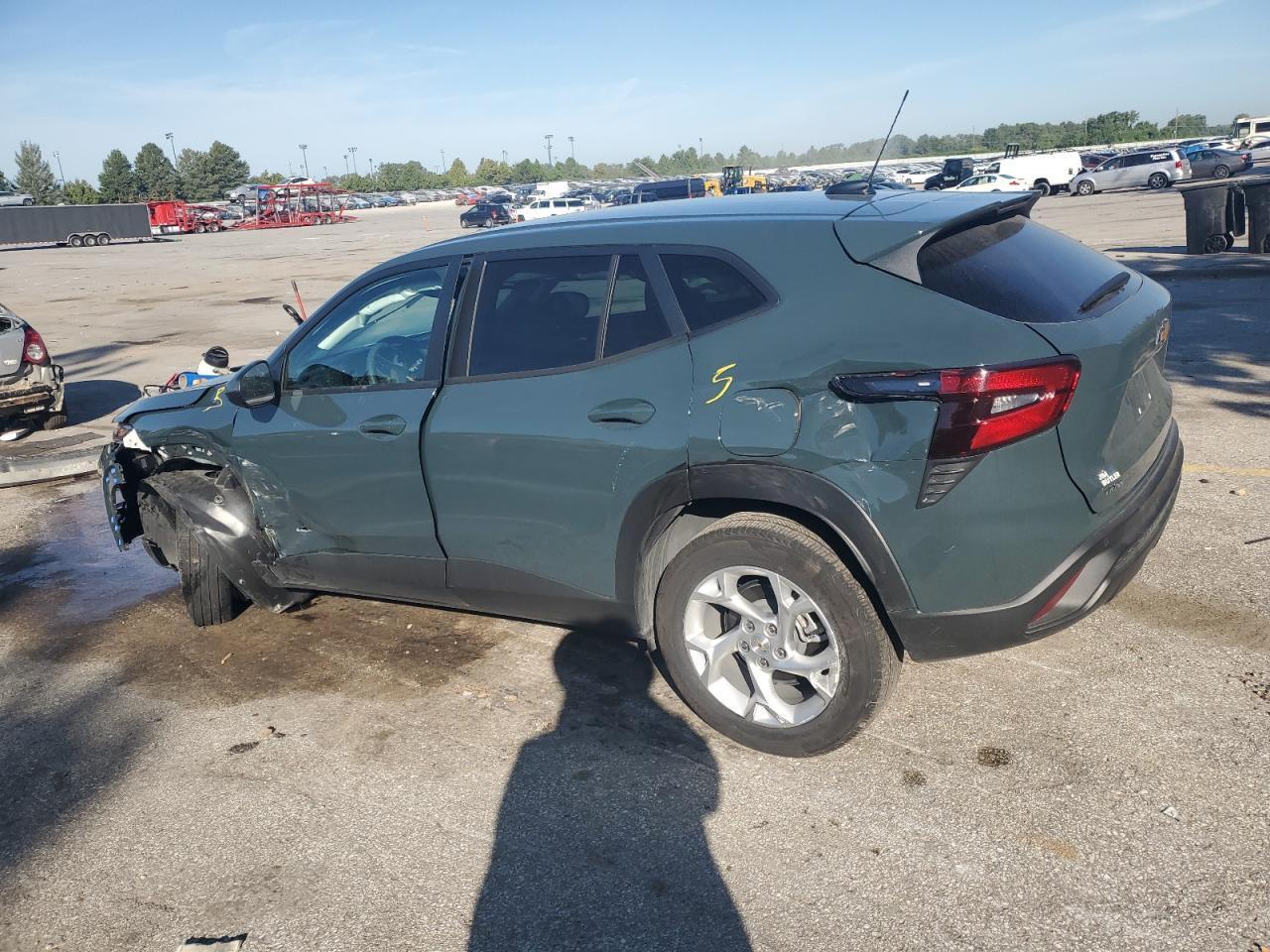 2025 Chevrolet Trax Ls - Фото 2