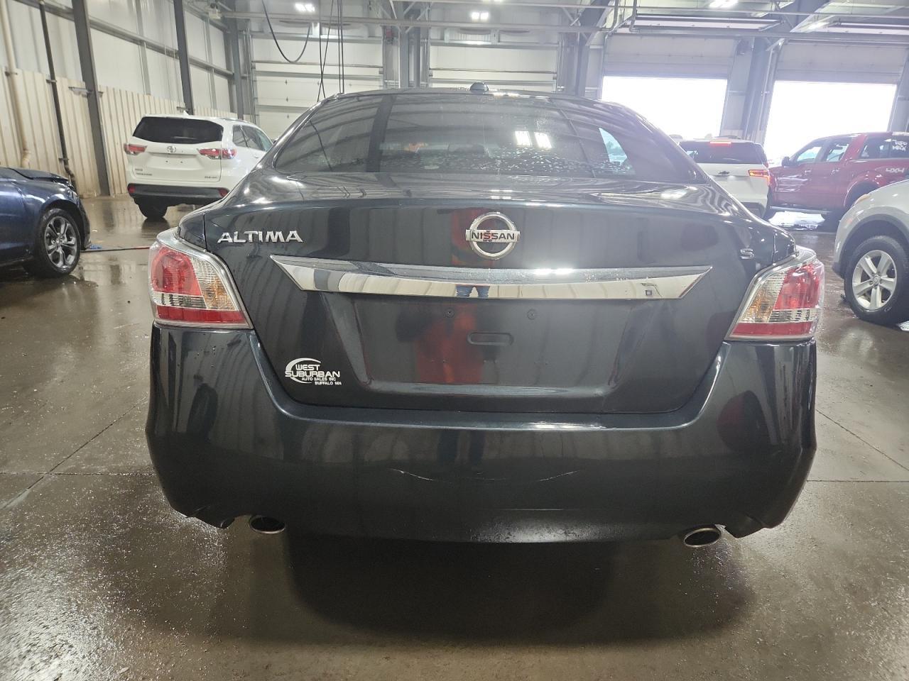 2015 Nissan Altima 2.5 - Image 6