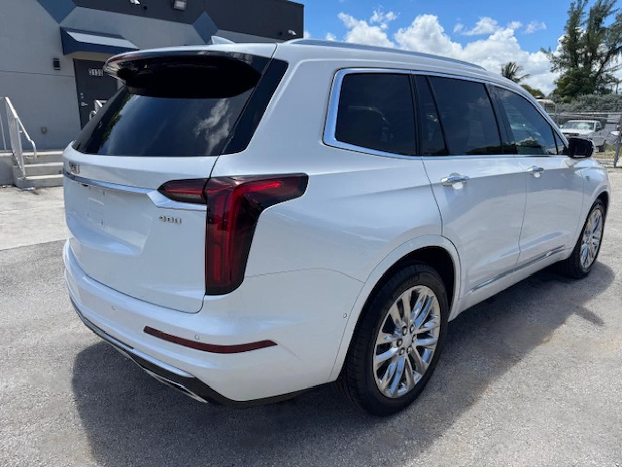 2021 Cadillac Xt6 Premium Luxury - Image 3