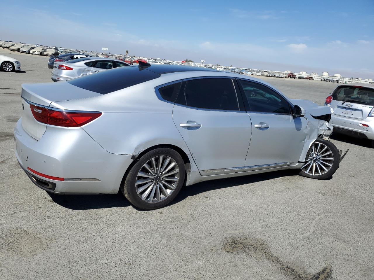 2017 Kia Cadenza Premium - Фото 3