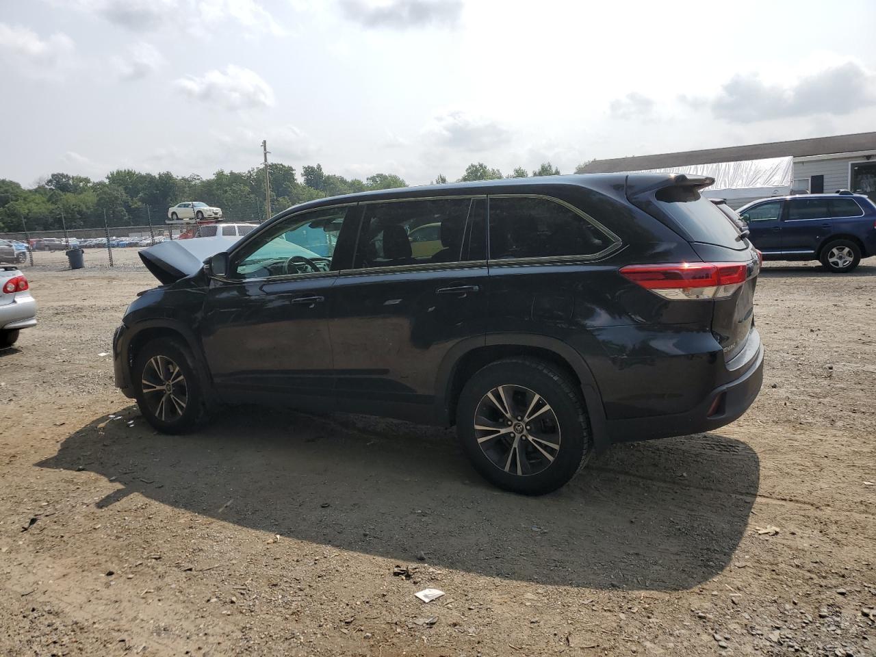 2019 Toyota Highlander Le - Фото 2