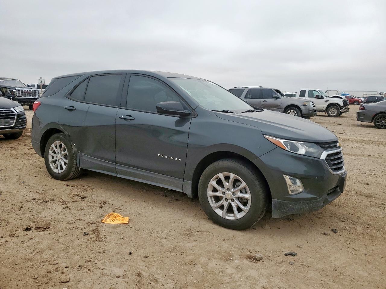 2020 Chevrolet Equinox Ls - Image 4
