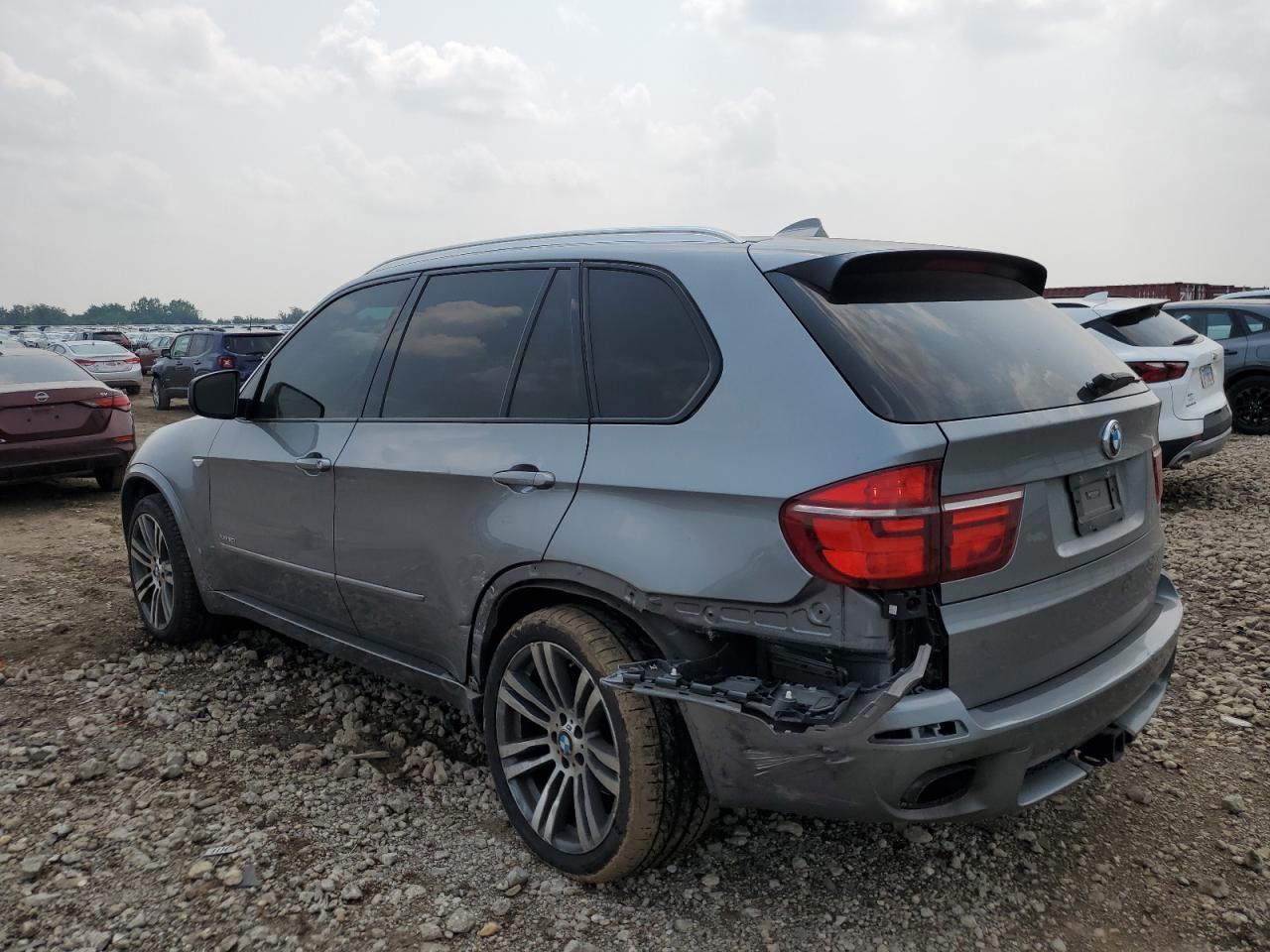 2013 BMW X5 xDrive50I - Фото 2