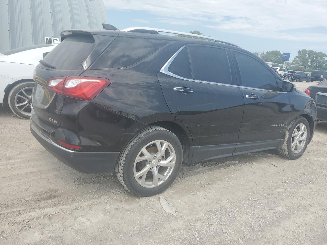 2018 Chevrolet Equinox Premier - Image 3