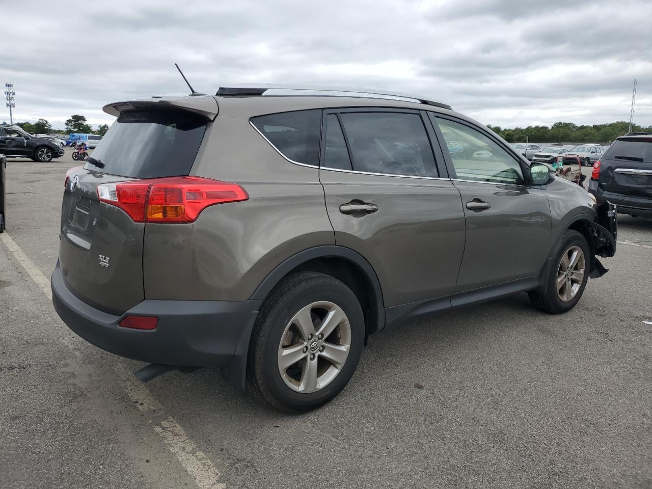 2015 Toyota Rav4 Xle - Image 3
