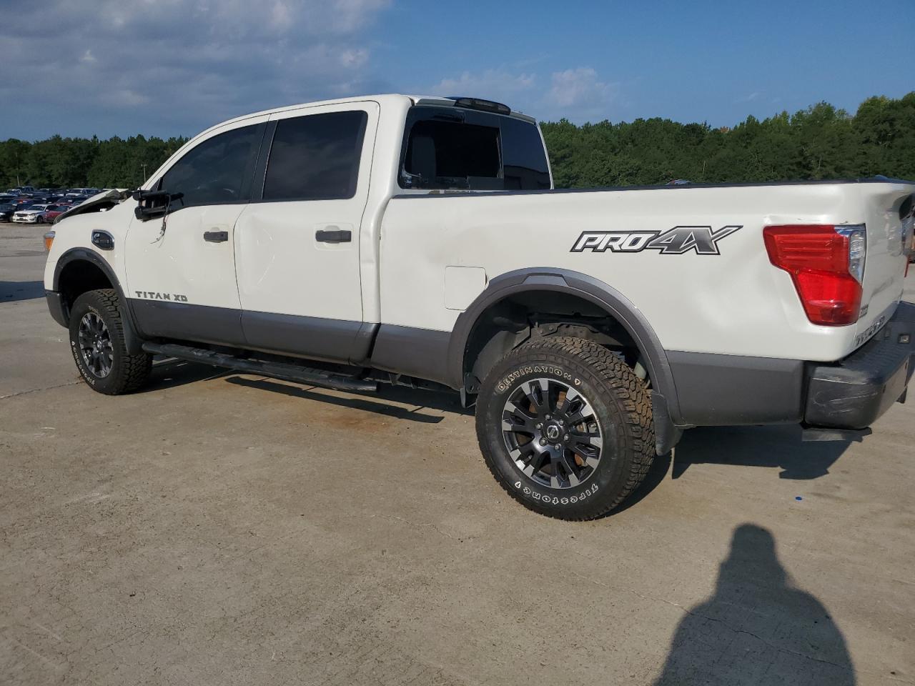 2018 Nissan Titan Xd Sl - Image 2