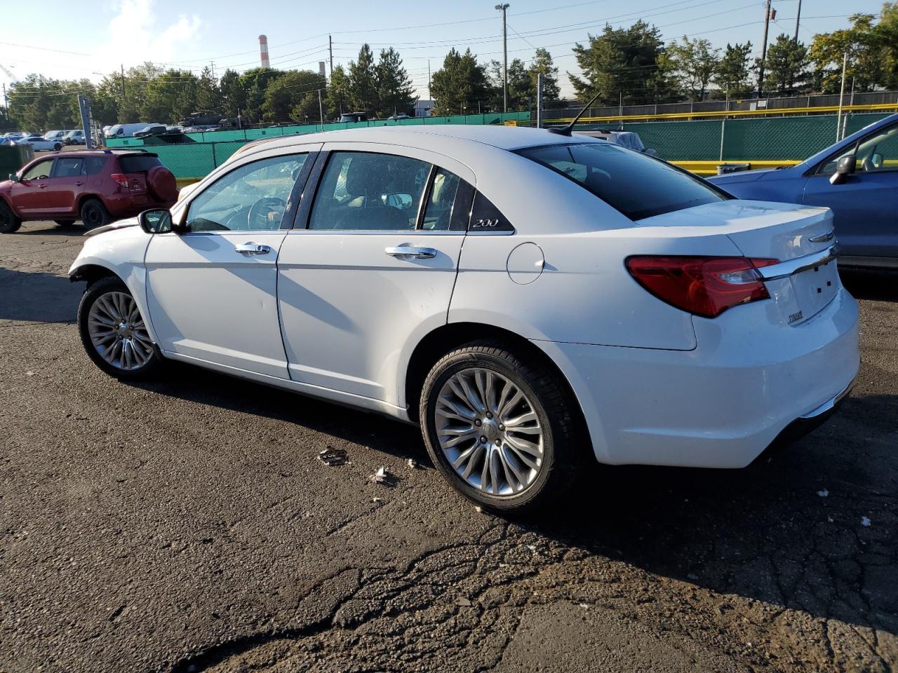 2013 Chrysler 200 Limited - Фото 2