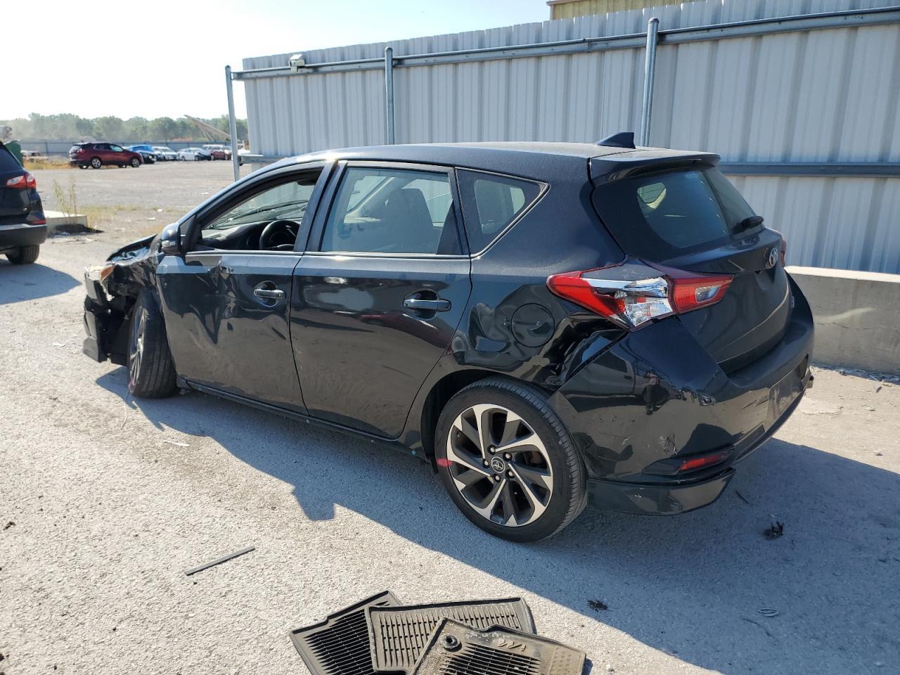 2017 Toyota Corolla Im - Фото 2