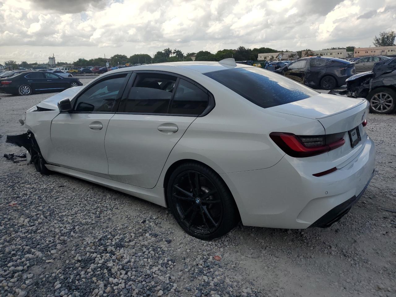 2022 BMW M340I - Фото 2