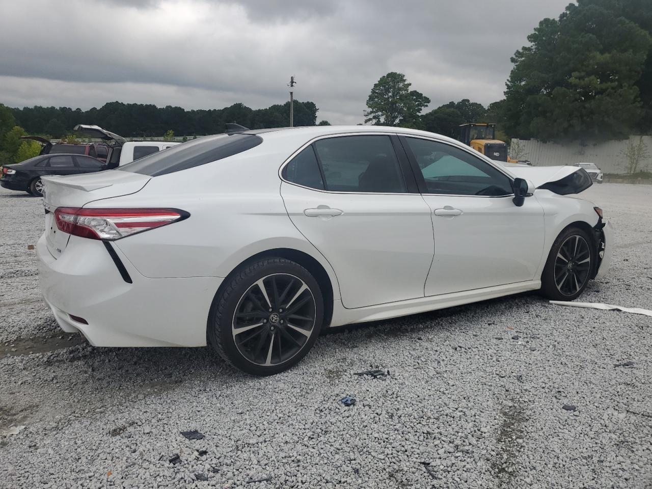 2020 Toyota Camry Xse - Фото 3