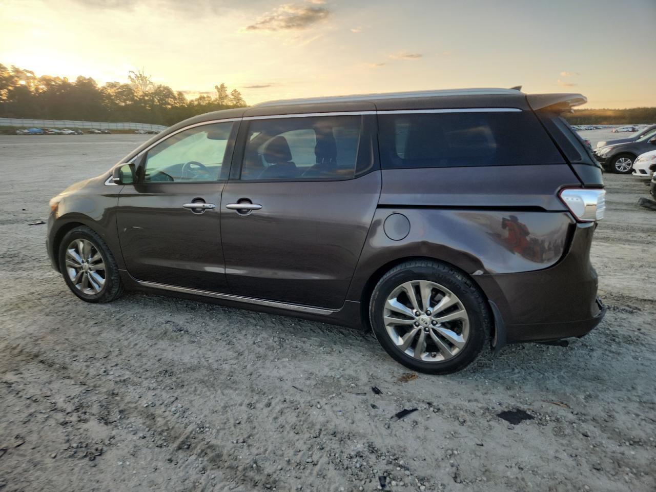 2016 Kia Sedona Sxl - Фото 2