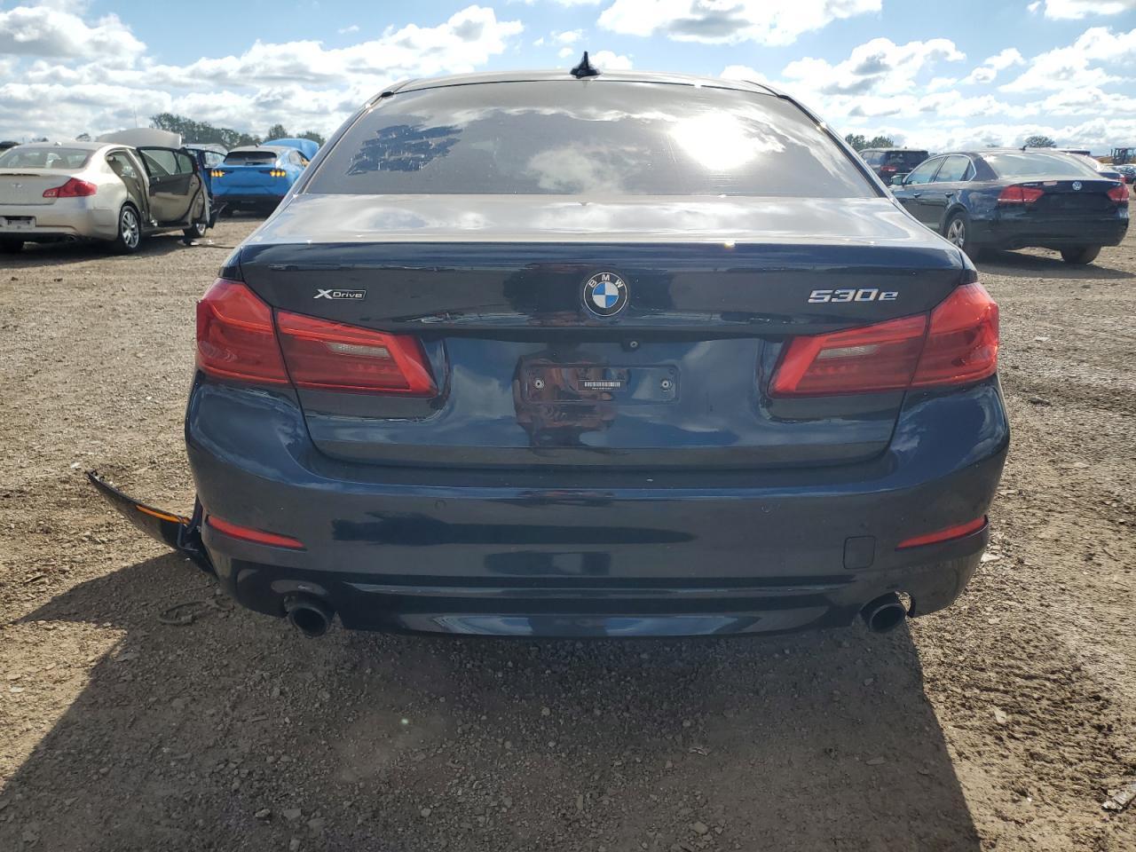 2020 BMW 530Xe - Фото 6