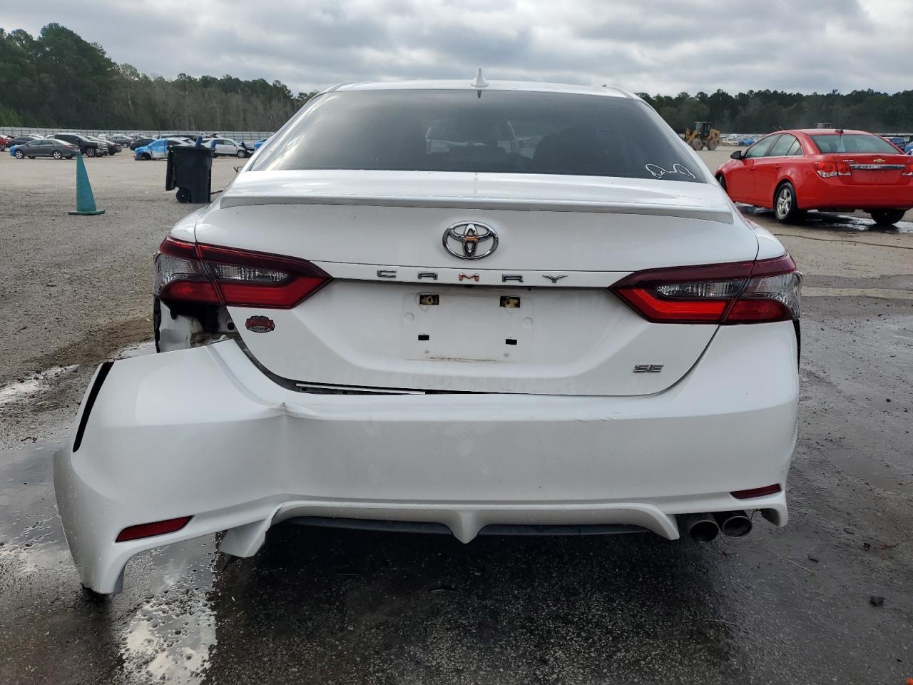 2021 Toyota Camry Se - Фото 6