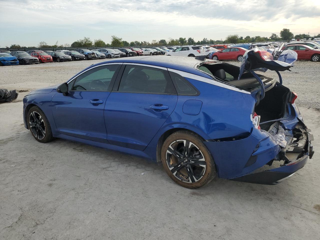 2021 Kia K5 Gt Line - Фото 2