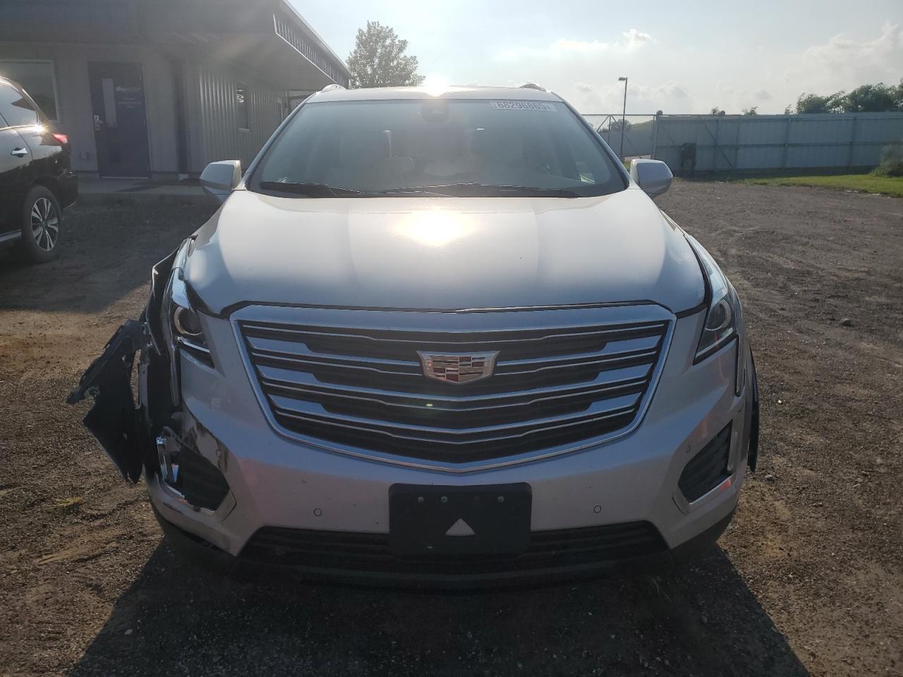 2017 Cadillac Xt5 Luxury - Image 5