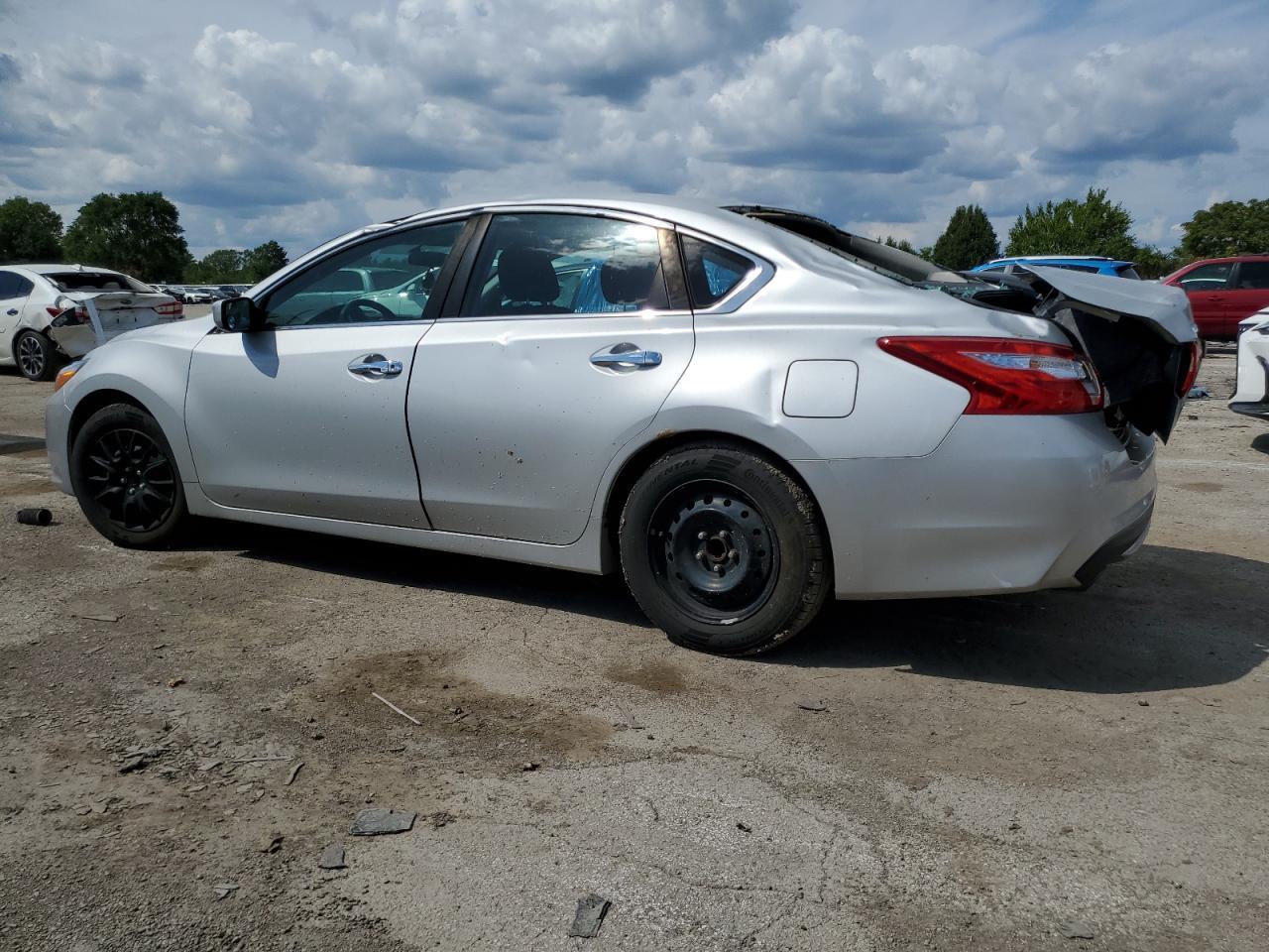 2016 Nissan Altima 2.5 - Image 2