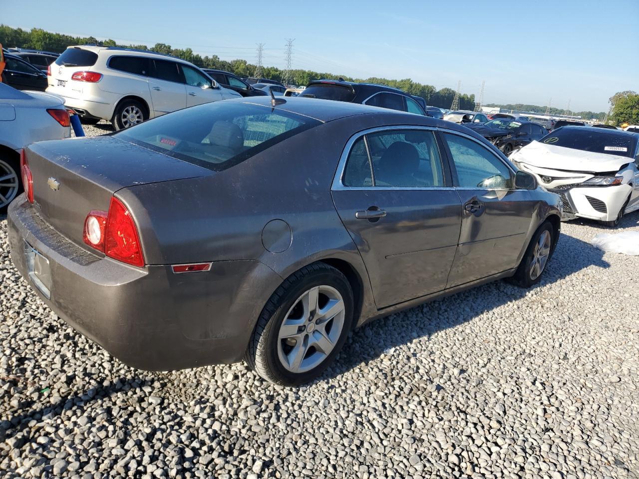 2010 Chevrolet Malibu Ls - Image 3