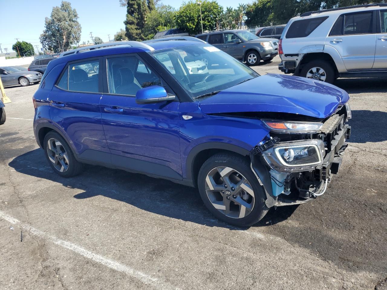 2022 Hyundai Venue Sel - Image 4