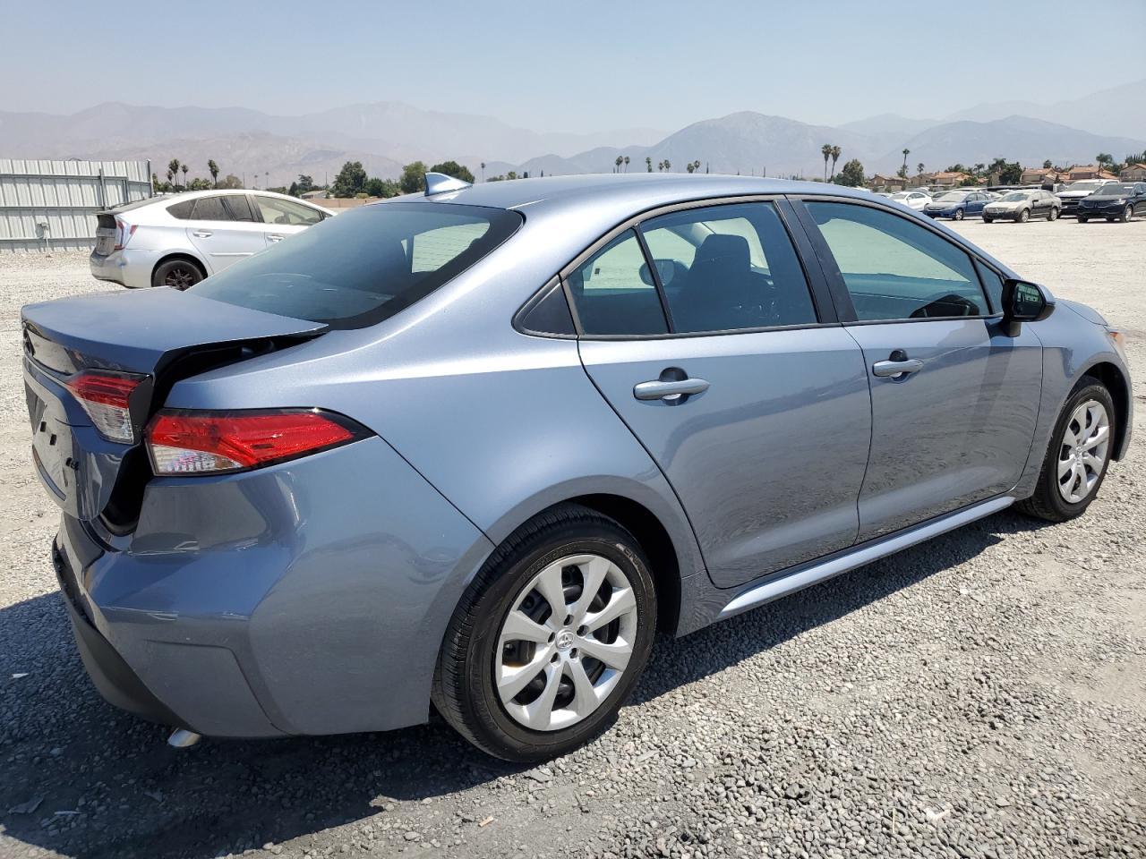 2025 Toyota Corolla Le - Фото 3