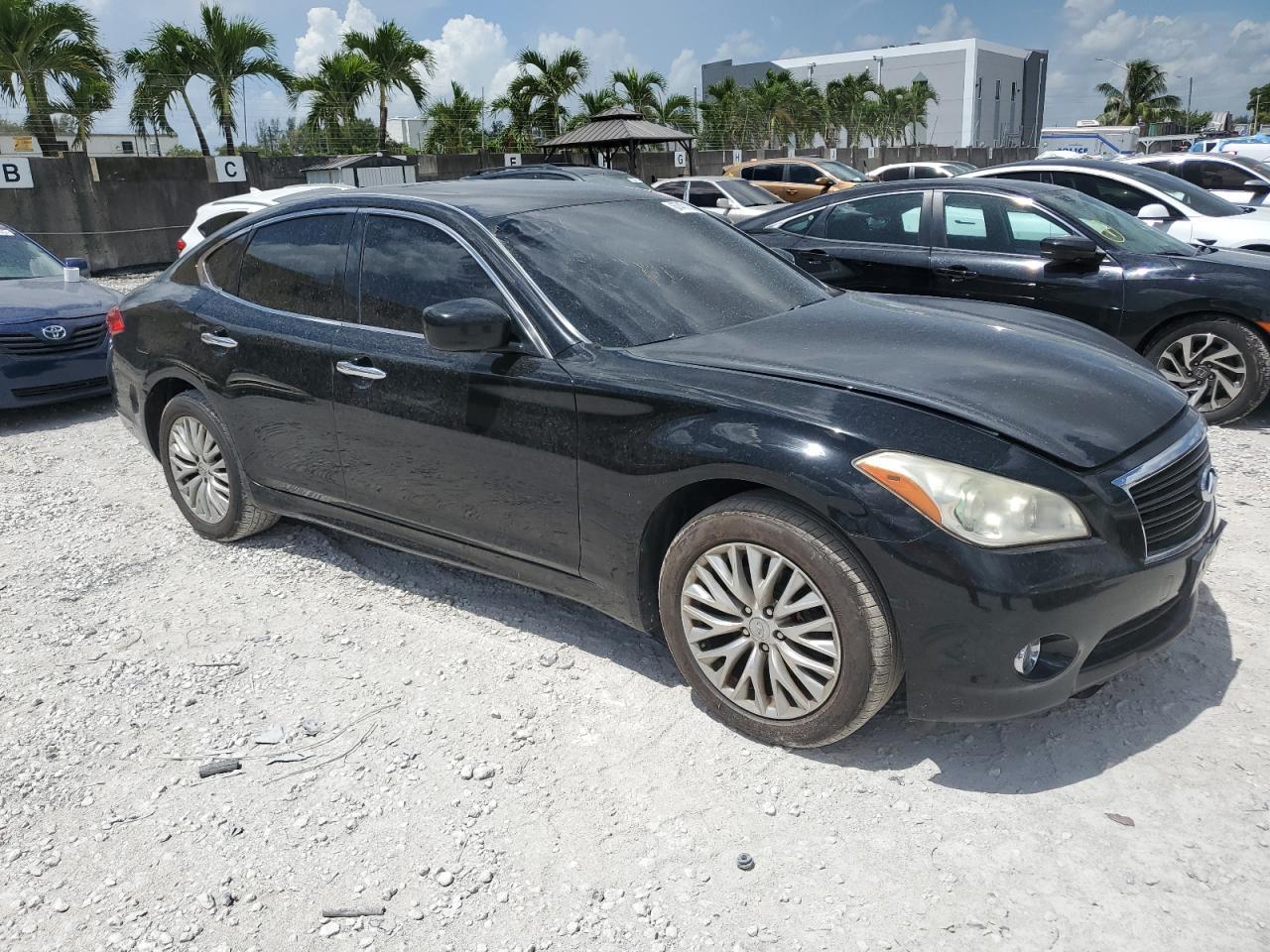 2011 Infiniti M37 X - Image 4