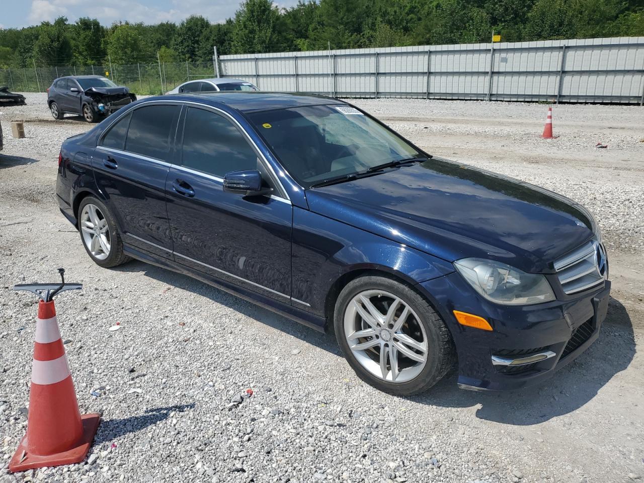 2013 Mercedes-Benz C 250 - Image 4