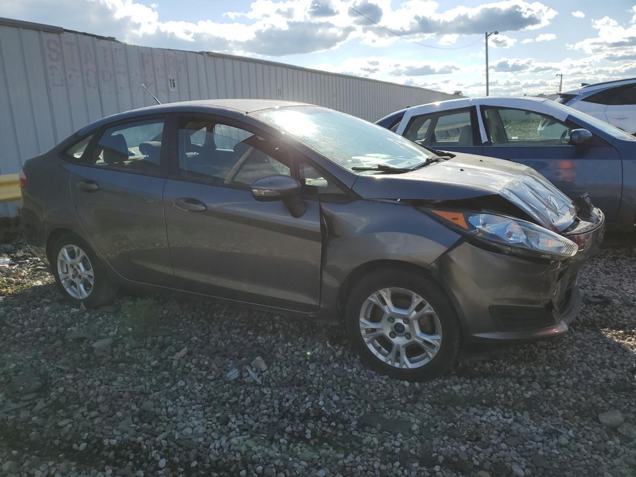 2014 Ford Fiesta Se - Фото 4
