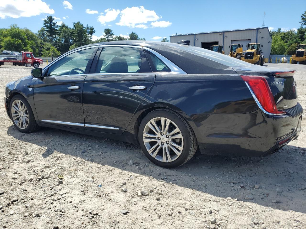 2018 Cadillac Xts Luxury - Image 2