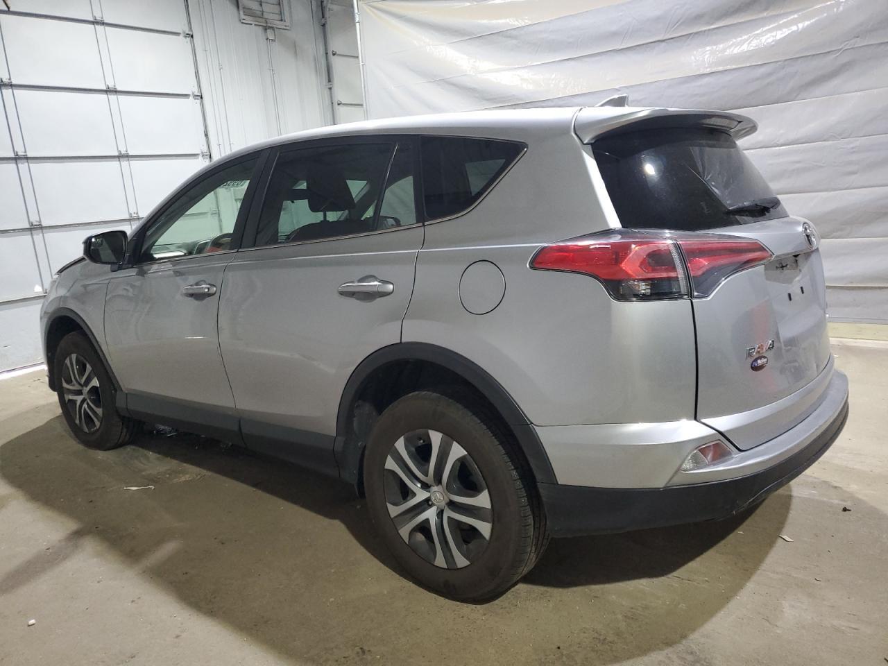 2018 Toyota Rav4 Le - Фото 2
