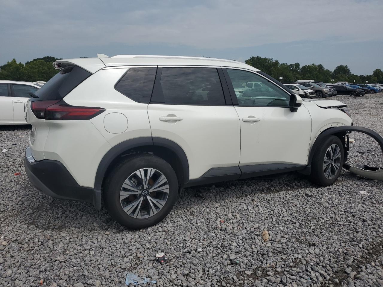 2023 Nissan Rogue Sv - Image 3