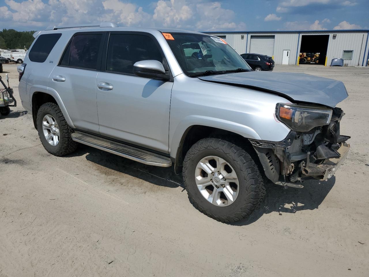 2018 Toyota 4Runner Sr5/Sr5 Premium - Image 4